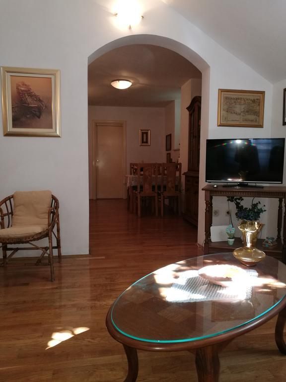 Apartments Kuća Mala Split Bagian luar foto
