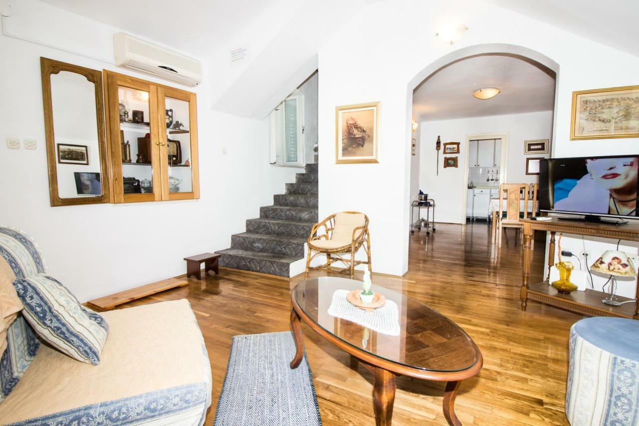 Apartments Kuća Mala Split Bagian luar foto