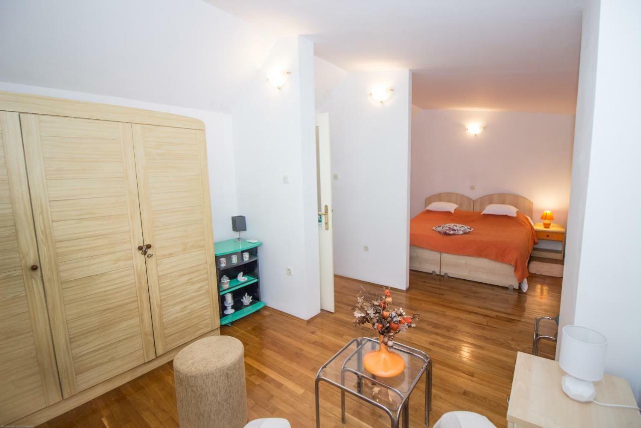 Apartments Kuća Mala Split Bagian luar foto