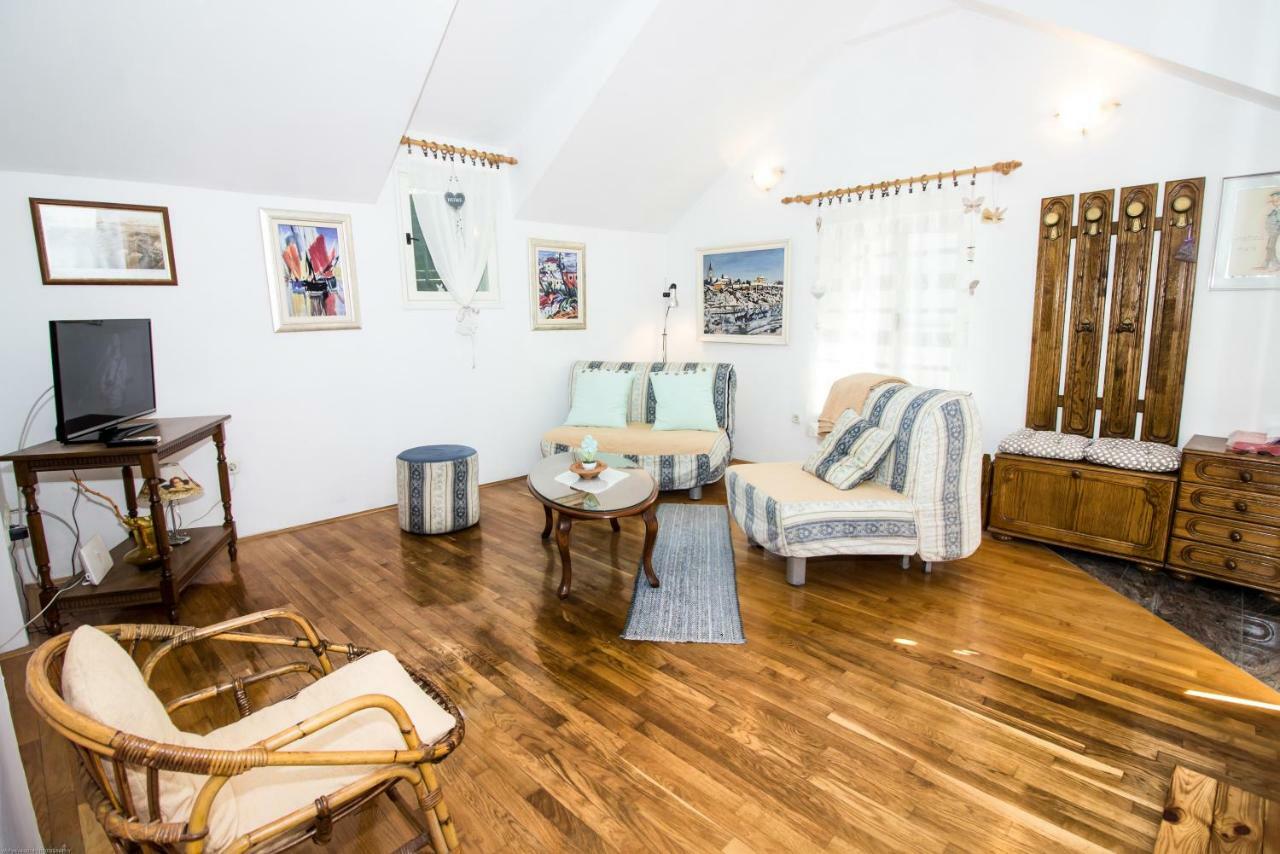 Apartments Kuća Mala Split Bagian luar foto